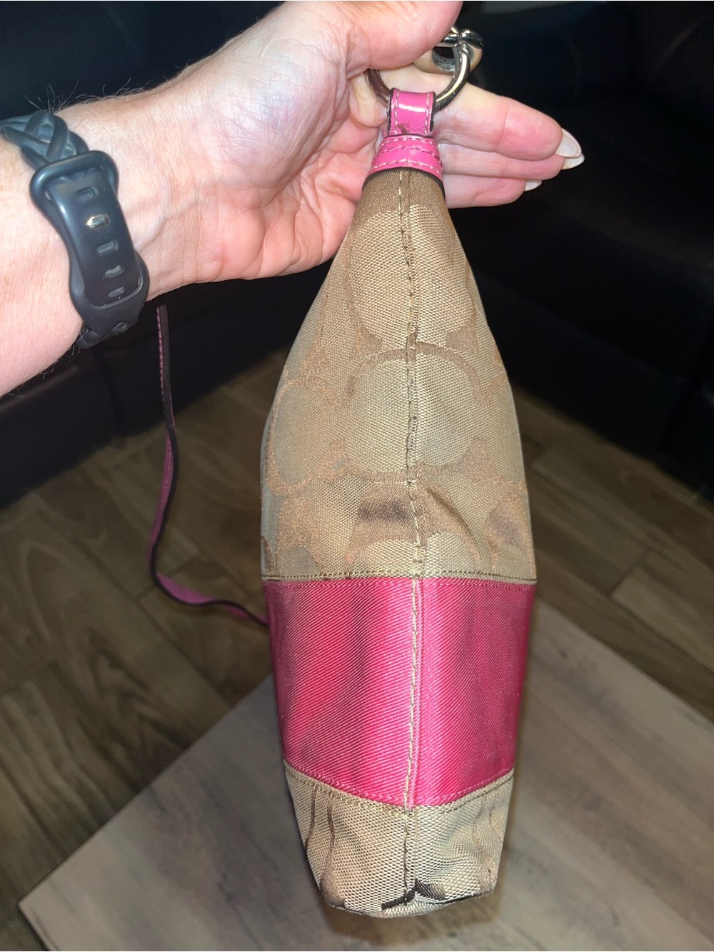 Coach Beige Signature Canvas Shoulder Bag with Pink Leather Trim - Picture 7 of 16